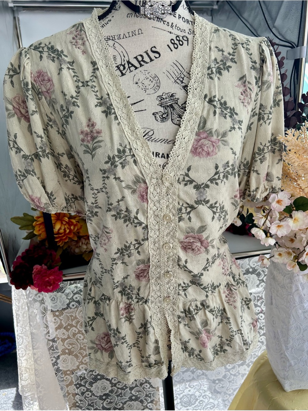 torrid Fairy garden party, romantic Cream Floral Lace-Trim Button Front Blouse